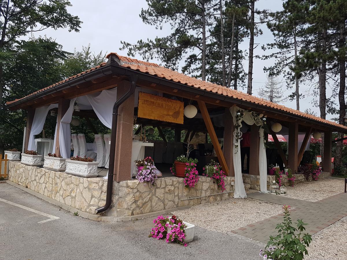 Restoran&Motel And Apartmants Lovacka Prica Tesanj Buitenkant foto