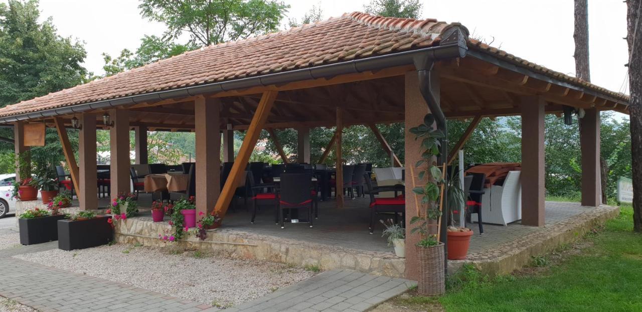 Restoran&Motel And Apartmants Lovacka Prica Tesanj Buitenkant foto