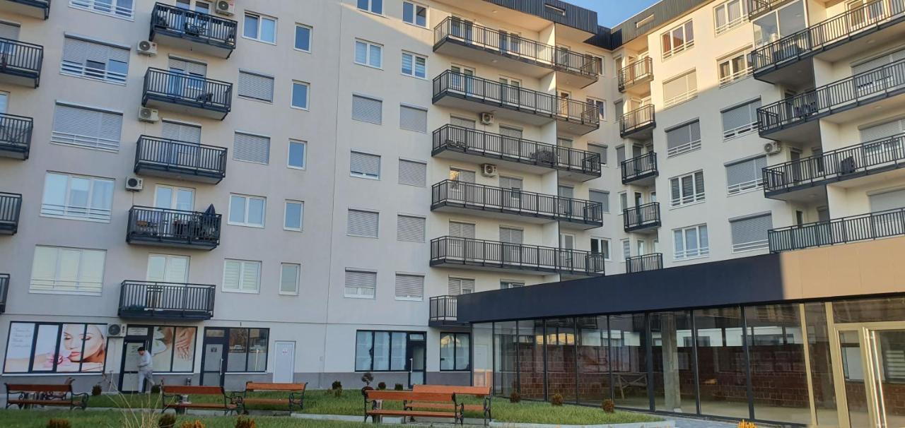 Restoran&Motel And Apartmants Lovacka Prica Tesanj Buitenkant foto